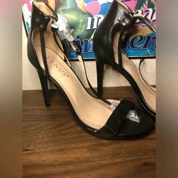 Black heels size 7 - Picture 4 of 15